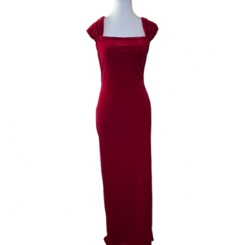 Hugo Buscati Elegant Red Maxi Velvet Dress